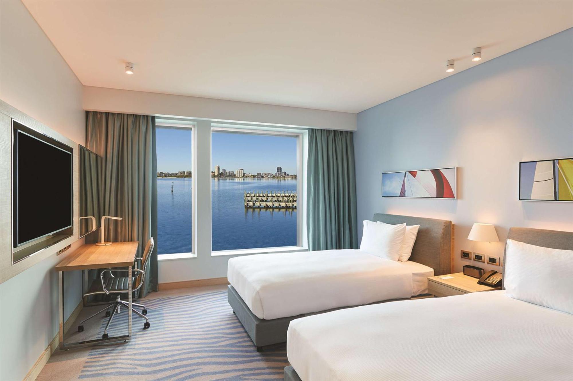 Hôtel Doubletree By Hilton Perth Waterfront Extérieur photo