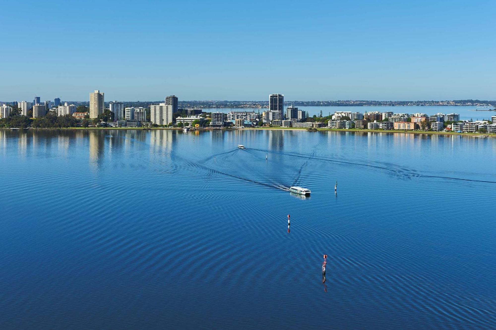 Hôtel Doubletree By Hilton Perth Waterfront Extérieur photo